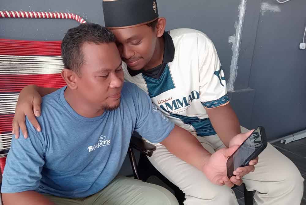 Kejayaan cemerlang dihadiahkan buat bapa yang kini beransur pulih akibat strok.