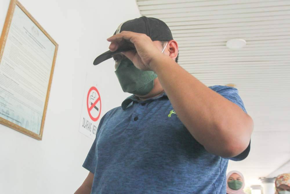 Tertuduh, Mohammad Kassim Mamas, 36, ketika hadir ke Mahkamah Sesyen Alor Setar pada Selasa.