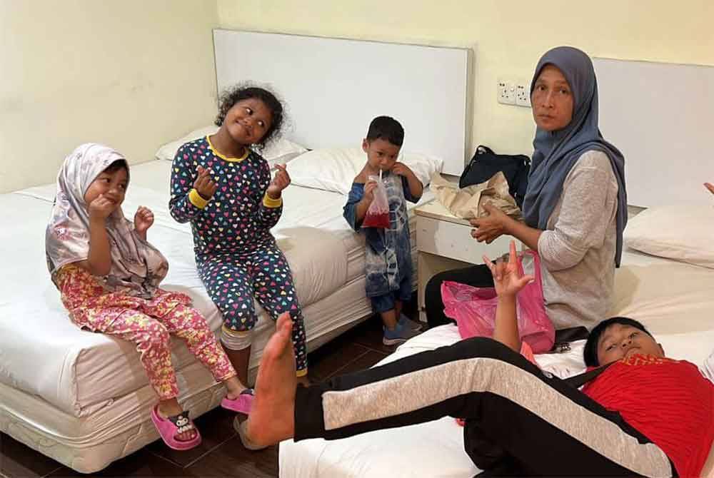 Penduduk terbabit kini terpaksa menyewa hotel dan menumpang di rumah kawan serta surau sebelum mendapat rumah sewa.