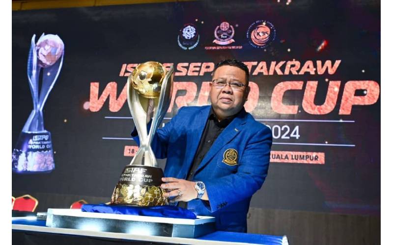 Biarpun terpaksa berdepan dengan pelbagai cabaran saat mengambil alih jawatan PSM, Sumali tetap komited membina semula legasi sukan sepak takraw negara.
