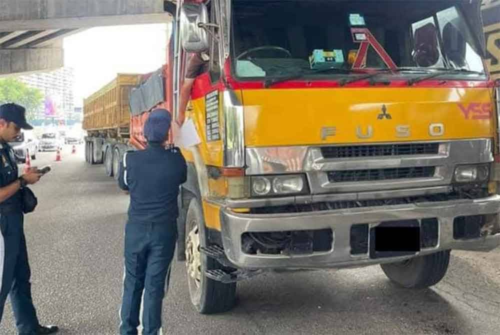 Operasi melibatkan Dewan Bandaraya Kuala Lumpur (DBKL), Polis Diraja Malaysia, Perbadanan Pengurusan Sisa Pepejal dan Pembersihan Awam (SWCorp) serta Jabatan Pengangkutan Jalan (JPJ).