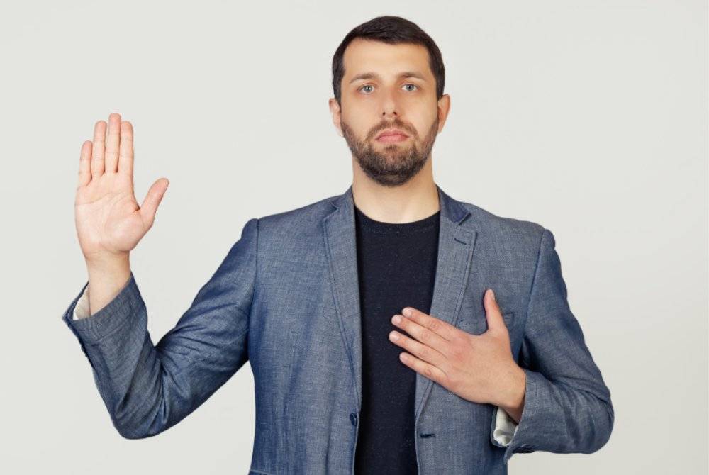 LI'AN menjadi salah satu pembubaran perkahwinan yang mana suami melakukan sumpah dengan nama ALLAH SWT sebanyak empat kali apabila dia menuduh isterinya berzina dan sumpah kelima bahawa laknat ALLAH ke atasnya sekiranya dia berdusta. Gambar hiasan/Foto CANVA