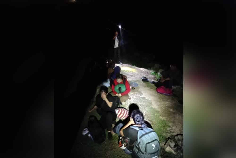 Antara PATI yang ditahan berdekatan Pantai Tanjong Rhu, Telok Panglima Garang pada Rabu.