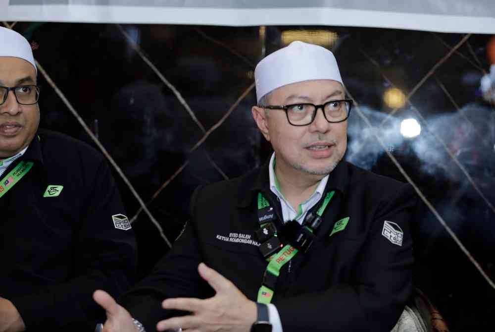 Syed Saleh dalam sidang media selepas majlis pelancaran Program Kebersihan Maktab di Hotel Diary Al Saad, semalam.