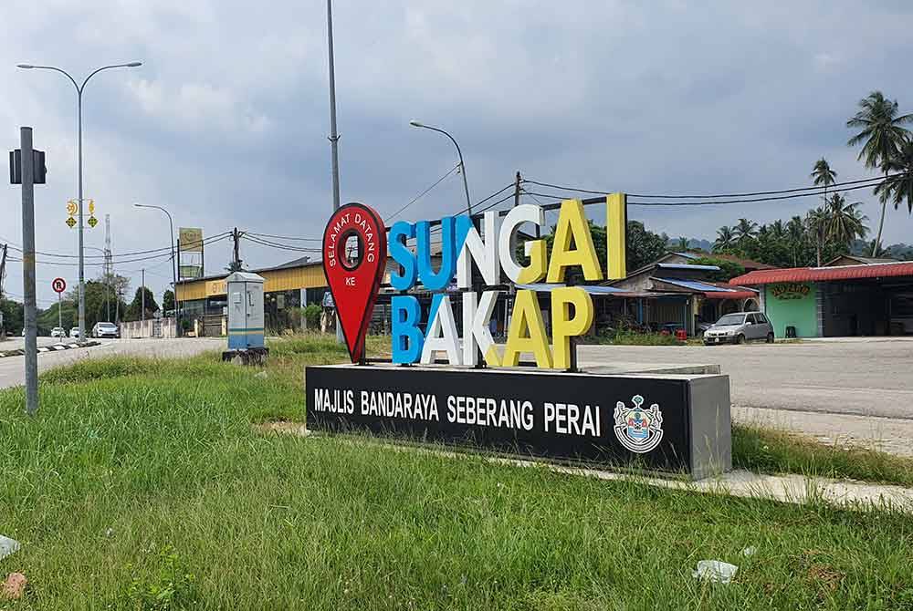 Kerusi DUN Sungai Bakap kosong susulan kematian penyandangnya, Nor Zamri Latiff pada 24 Mei lepas kerana mengalami keradangan dalam perut.