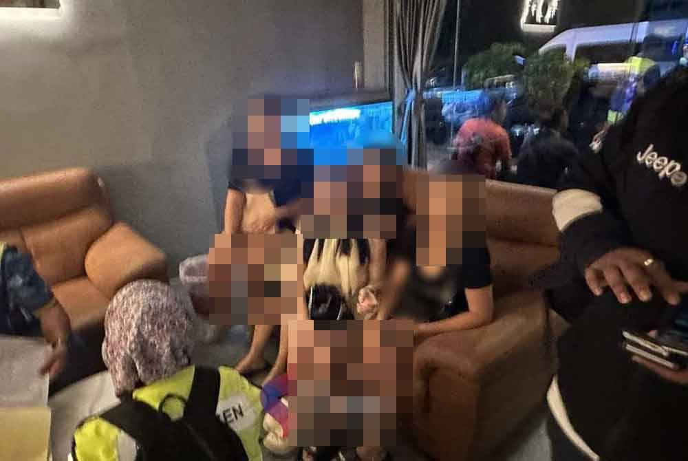 Antara warga asing yang ditahan dalam operasi berkenaan. Foto JIM Negeri Johor