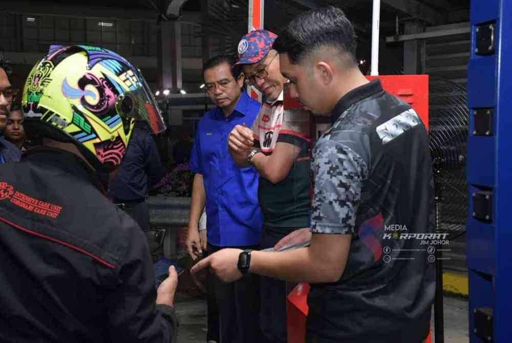 Pengembara yang sering melakukan perjalanan rentas sempadan melalui kaunter pemeriksaan Mbike, E-gate dan kaunter manual tidak perlu bimbang kerana kaunter pemeriksaan terbabit masih tersedia untuk digunakan. Foto Jabatan Imigresen Johor