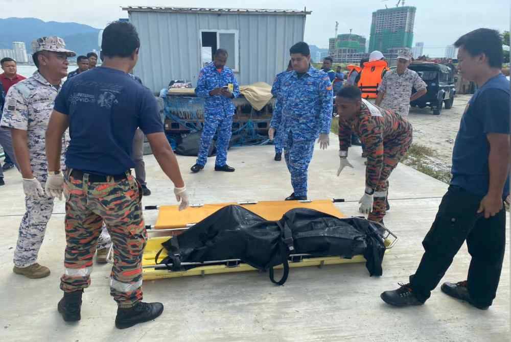 Mayat mangsa diserahkan kepada pihak polis sebelum dibawa ke Unit Forensik Hospital Pulau Pinang untuk tindakan selanjutnya.