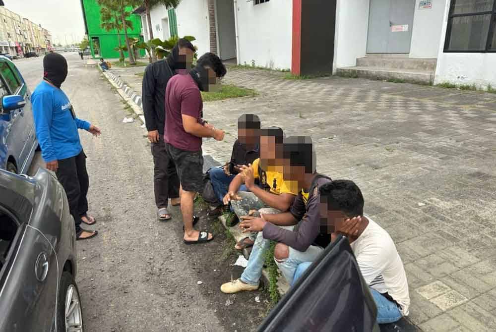 Antara warga Rohingya yang diberkas dalam operasi dijalankan sekitar Kota Bharu pada Sabtu.