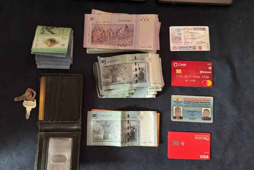 Antara barangan yang dirampas dalam operasi yang dijalankan.