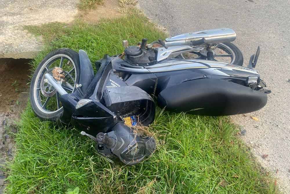 Keadaan motosikal mangsa. Foto PDRM
