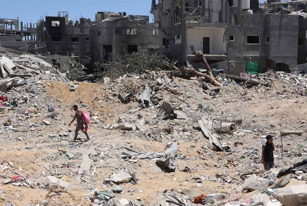 Kebanyakan struktur binasa sepenuhnya dan hanya tinggal sisa konkrit.