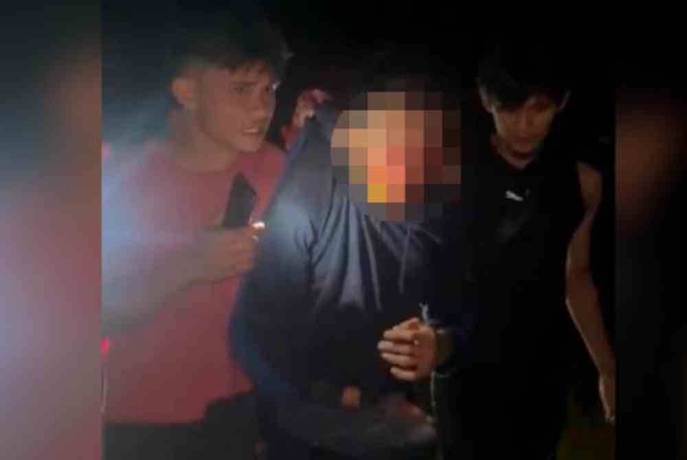 Suspek diberkas ketika bersembunyi tidak jauh dari lokasi kejadian. - Foto Awani