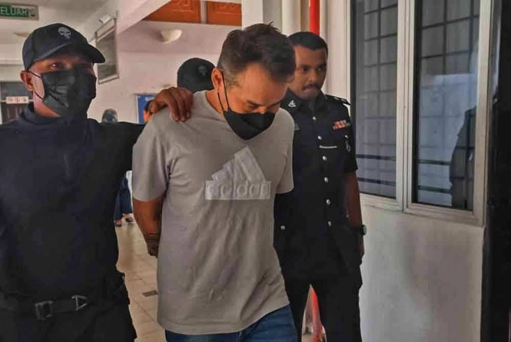 Tertuduh mengaku tidak bersalah atas pertuduhan memecah masuk bilik kasino dan mencuri cip bernilai RM4.6 juta.