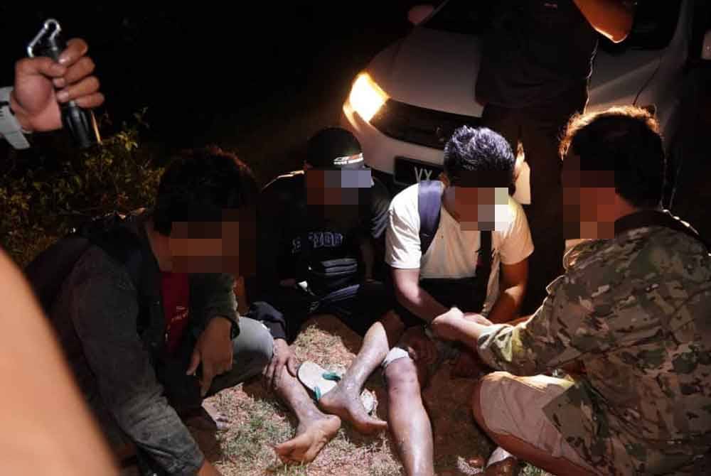 Tiga lelaki bertindak sebagai 'mastermind' dan 'transporter' 'Geng Broga' ditahan dalam satu operasi khas di sekitar Sungai Besar dan Sabak Bernam, Selangor pada Khamis. Foto JIM