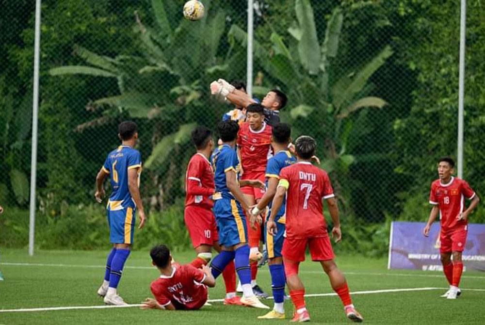 Antara aksi Malaysia menentang Vietnam dalam perlawanan penentuan tempat kelima keenam AUFT 2024 di ASAH UKM, Bangi. Foto Sukan IPT