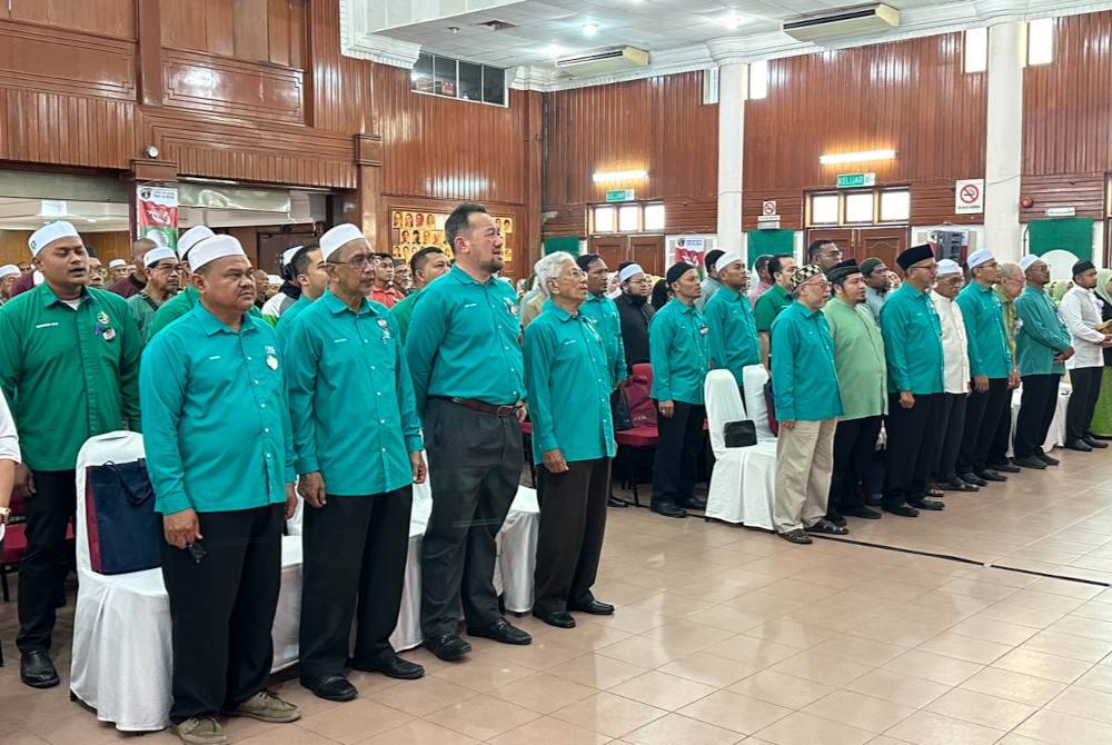 Pewakilan yang hadir pada Mesyuarat Agung Tahunan Pas Kawasan Kota Bharu kali ke-57 di Dewan Perniagaan Cina, di Kota Bharu, pada Sabtu.