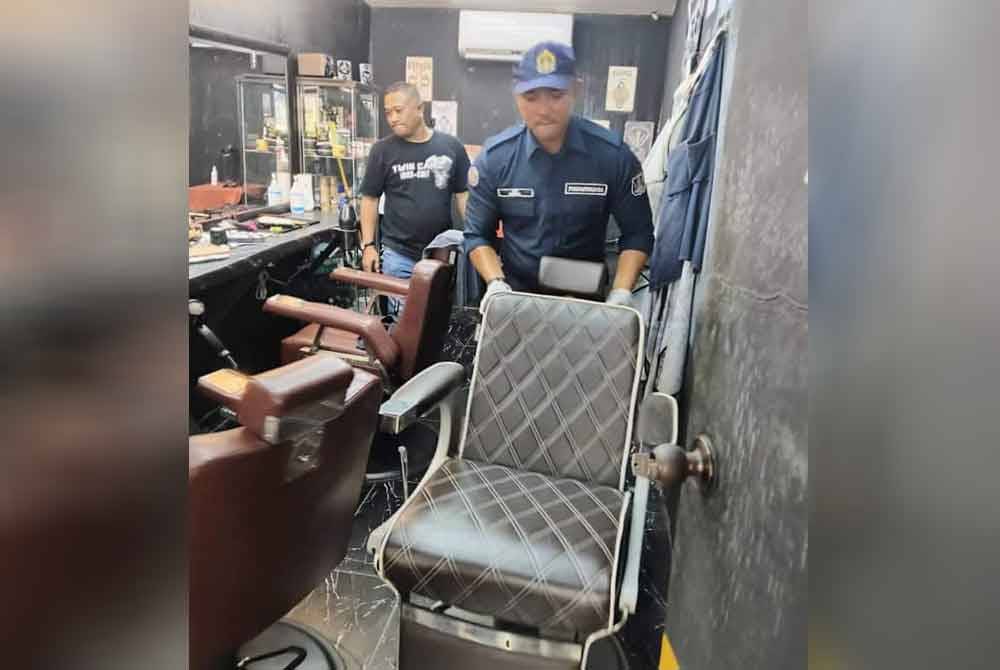 Tiindakan sitaan dan pindah halangan itu di dilaksanakan menerusi peruntukan di bawah Seksyen 46(1)(d) Akta Jalan Parit dan Bangunan 1974.