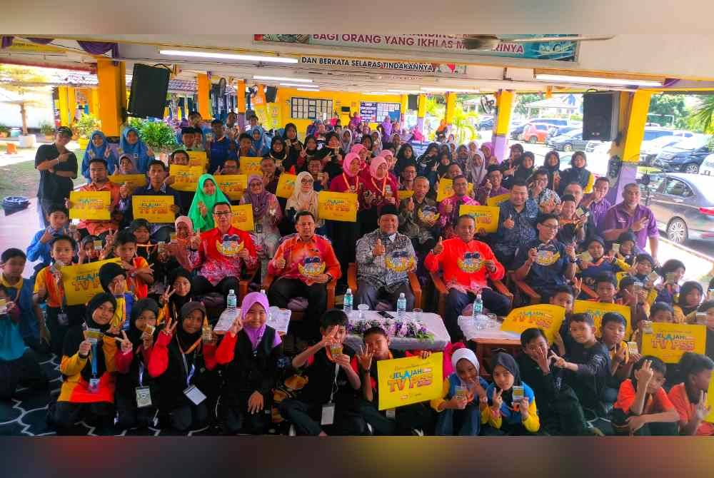 Peserta ceria dan bergambar kenangan selepas tamat bengkel.