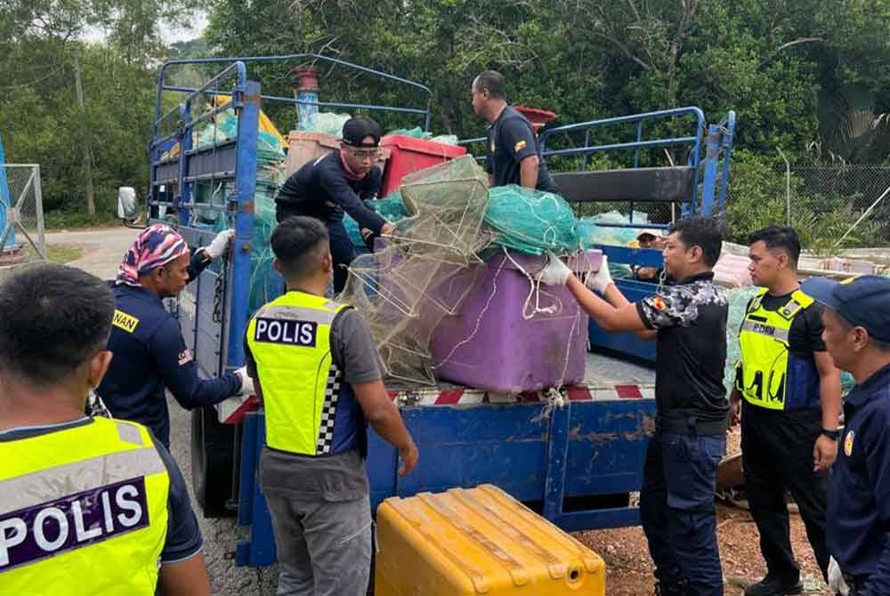 Ops Hurricane Bersepadu di Kuala Selangor dan Sabak Bernam bertindak merampas bubu naga, pada Rabu.