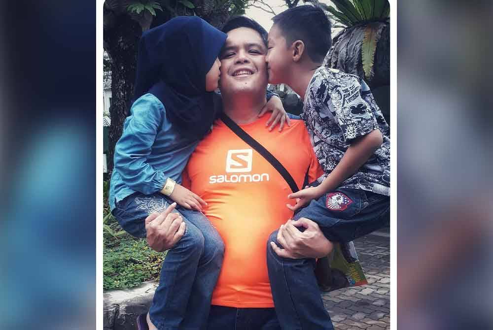 Mohd Shah Rizal bersama dua anaknya.