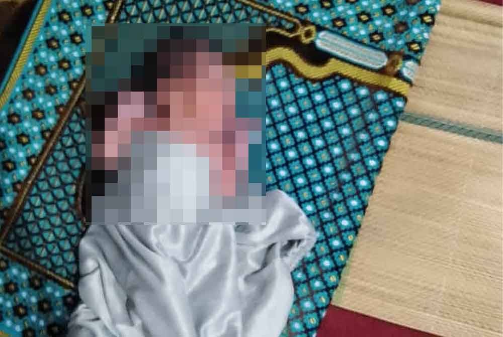 Seorang bayi perempuan yang dipercayai baru dilahirkan dijumpai di sebuah masjid Kampung Lubuk Kulit pada 5.30 pagi, Selasa.