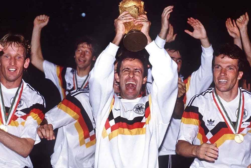 Antara jersi putih yang paling diingati dan ikonik pernah disarung oleh Jerman pada Piala Dunia 2030. Foto Agensi