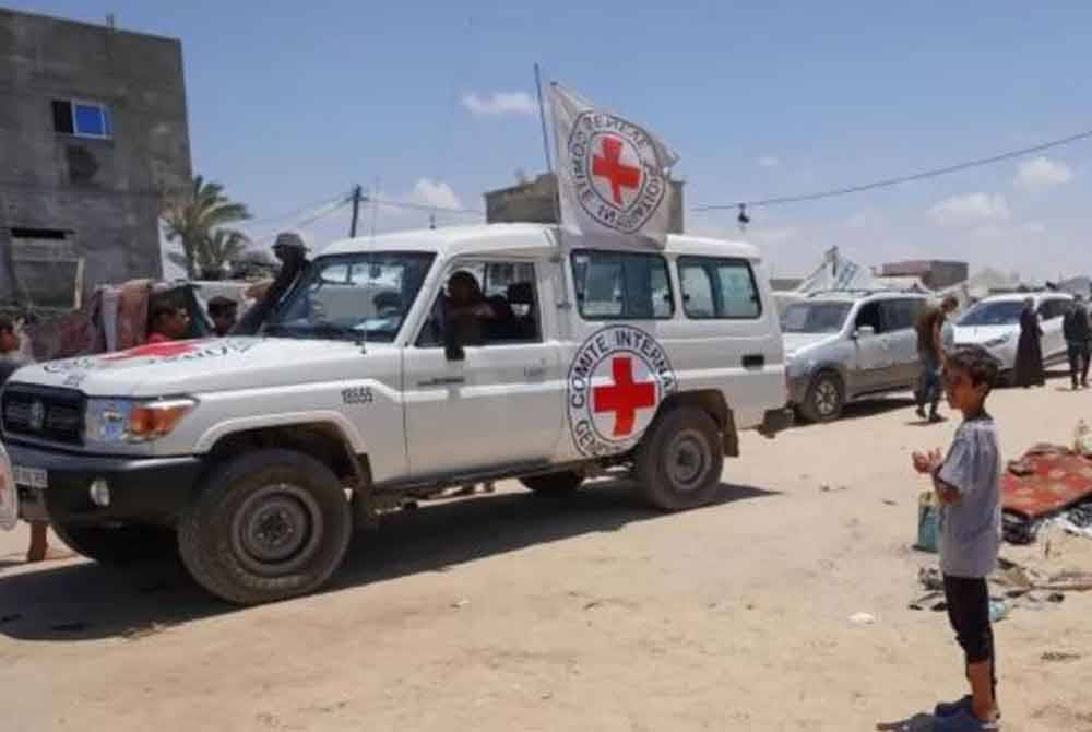 Peluru berkaliber yang mendarat beberapa meter dari Pejabat Jawatankuasa Palang Merah Antarabangsa di Semenanjung Gaza pada Jumaat mengorbankan 22 nyawa. Foto AFP