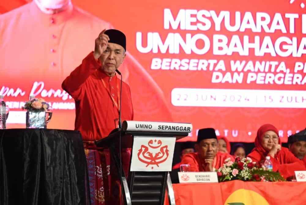 Ahmad Zahid ketika berucap pda majlis perasmian Mesyuarat UMNO Bahagian Sepanggar di Kota Kinabalu.