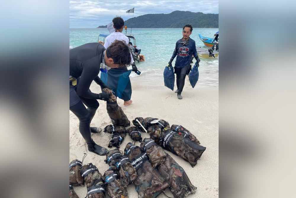 Sampah sarap yang dikutip penyelam di dasar laut Pulau Perhentian.