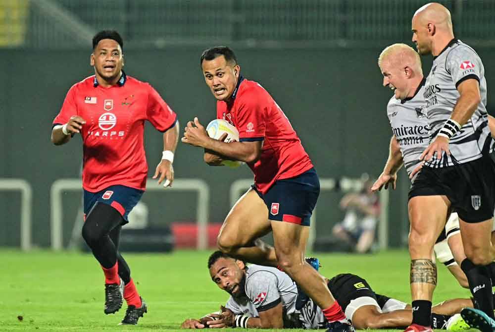 Aksi pemain Bunga Raya 15s, Amwarul Hafiz Ahmad ketika menentang UAE dalam perlawanan ARC 2024 di Dubai pada Jumaat. Foto KRM