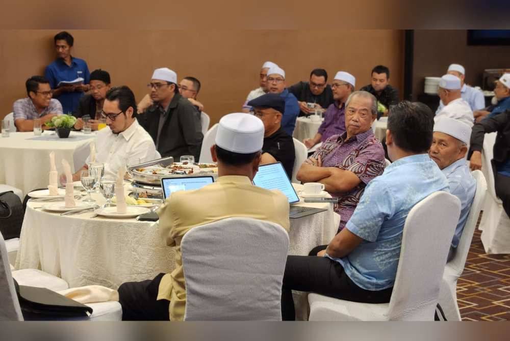 Mesyuarat prasidang Parlimen Perikatan Nasional yang berlangsung pada Ahad. Foto Facebook Wan Ahmad Fayhsal.