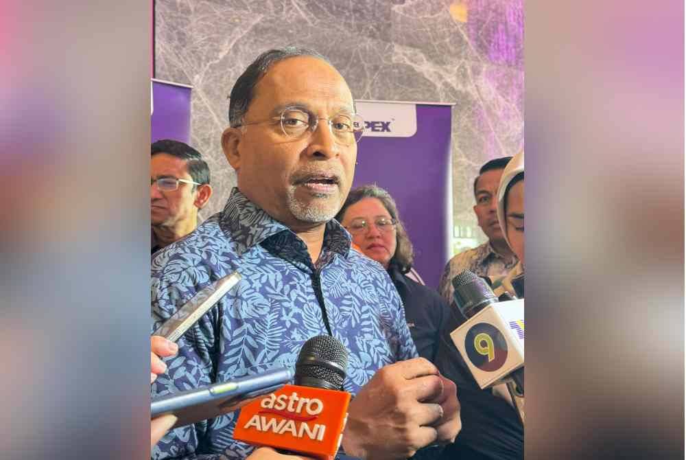 Zambry ketika ditemui pemberita selepas Majlis Dialog Menteri Pendidikan Tinggi Bersama Industri Elektrik dan Elektronik di sini, pada Selasa.