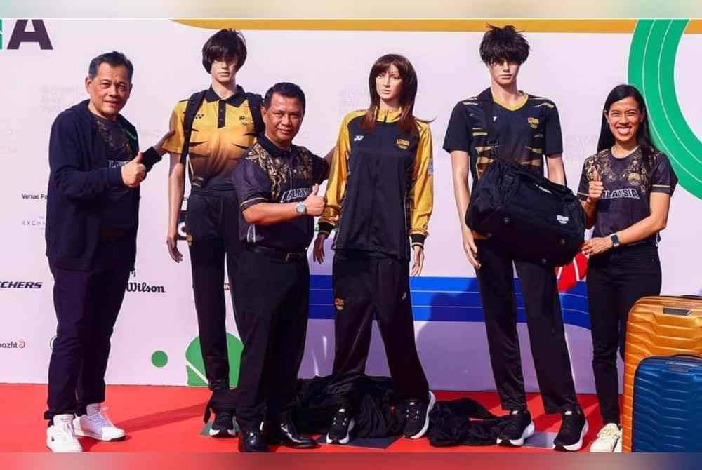 MOM memperkenalkan pakaian rasmi kontinjen Malaysia pada Sukan Olimpik Paris 2024.