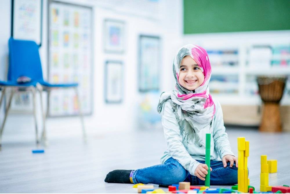 
UMAT ISLAM perlu kembali mengusai dunia dengan melahirkan ramai anak-anak kurnia yang benar-benar berpegang teguh kepada ajaran Islam. Foto CANVA