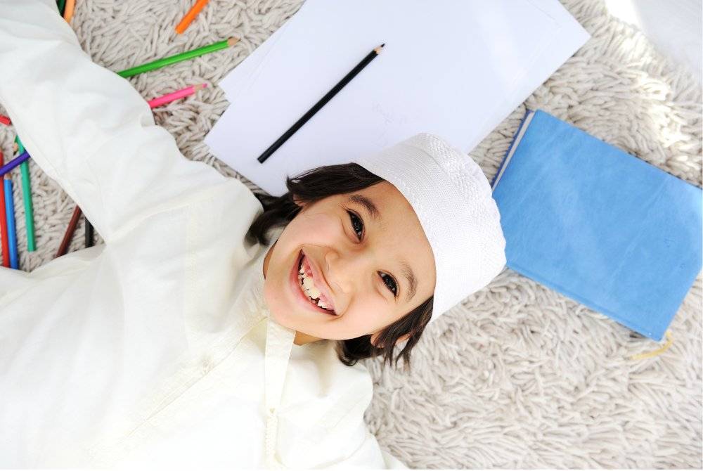 SATU program anak kurnia berteraskan Islam perlu dibangunkan oleh pihak bertanggungjawab bagi melahirkan anak kurnia mengikut acuan Islam. Foto CANVA