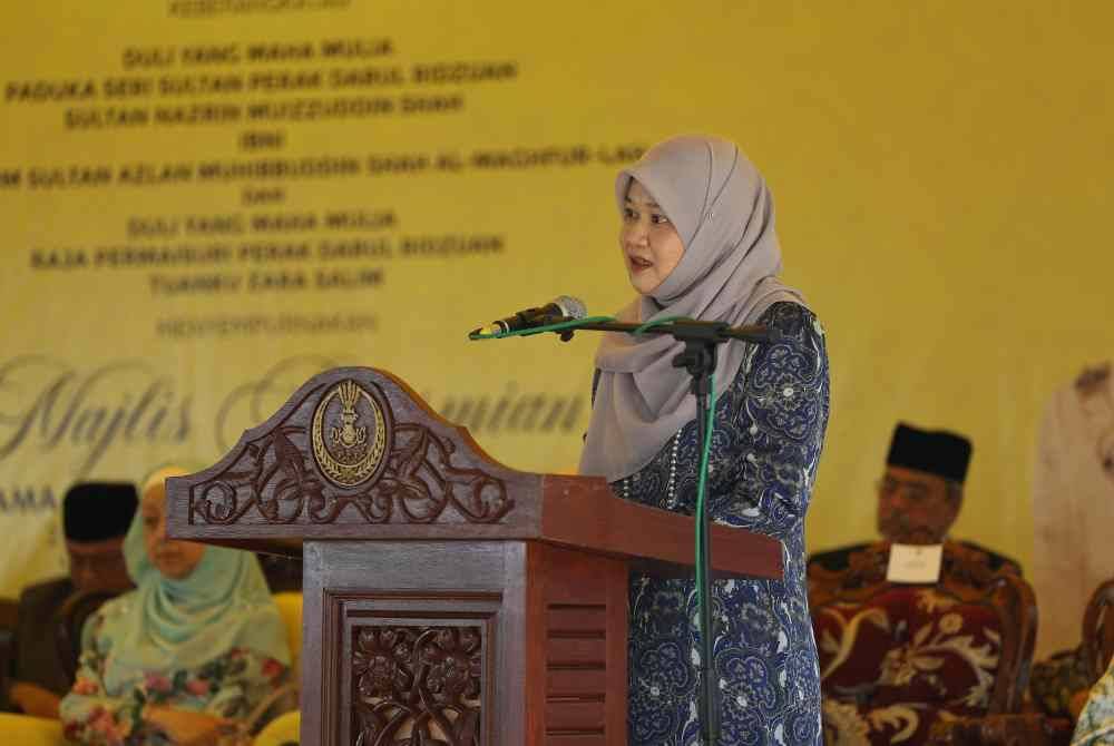 Fadhlina berucap pada Majlis Perasmian SBPI Gopeng yang disempurnakan oleh Sultan Nazrin di Gopeng pada Khamis.