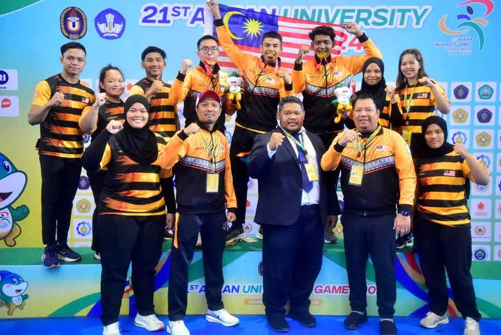 Skuad judo meraikan kejayaan Afiq Danish dan Amer Daniel.