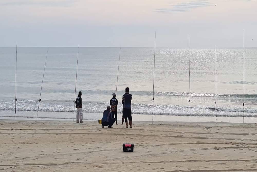 Pantai Sepat yang bakal menjadi Lokasi Cuti-Cuti Malaysia Surfcasting Tour.