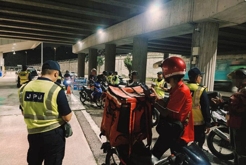 JPJ WPKL melaksanakan Ops HRAA 2024 bagi mengesan pesalah jalan raya di seluruh ibu kota Kuala Lumpur. Foto: JPJ.