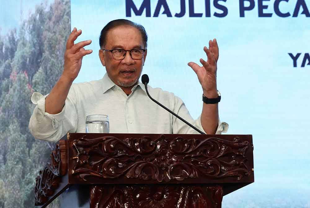 Anwar berucap pada Majlis Perasmian Projek Kereta Kabel Bukit Bendera di Taman Botani pada Sabtu.