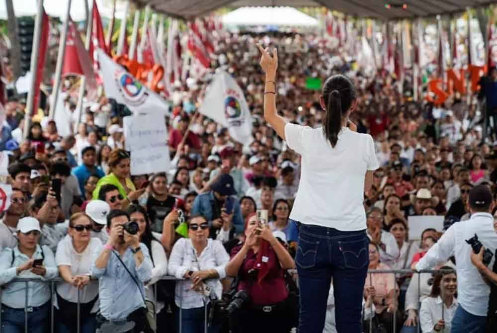 Sheinbaum ketika memberi ceramah dalam satu kempen pilihan raya.