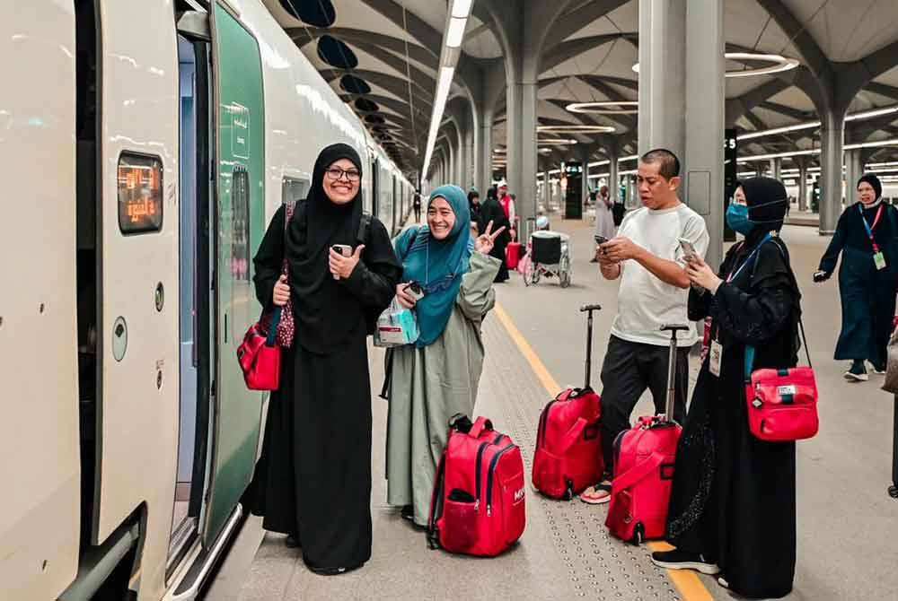 Jemaah haji Malaysia gembira dapat merasai pengalaman menaiki Sistem Kereta Api Laju Haramain dari Makkah ke Madinah.