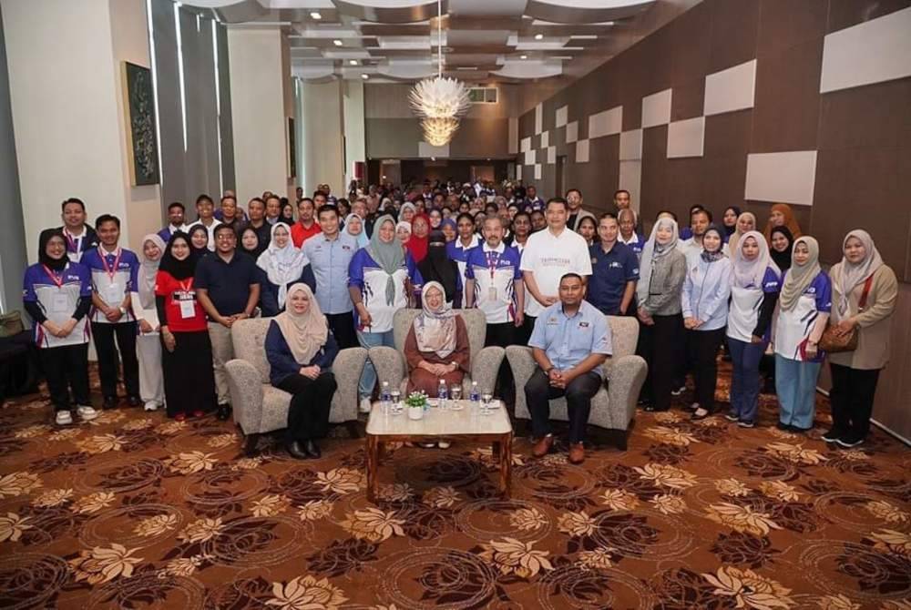 Dr Zaliha (tengah) pada perasmian PUJI peringkat Wilayah Persekutuan berlangsung di Hotel Tamu & Suites di sini.