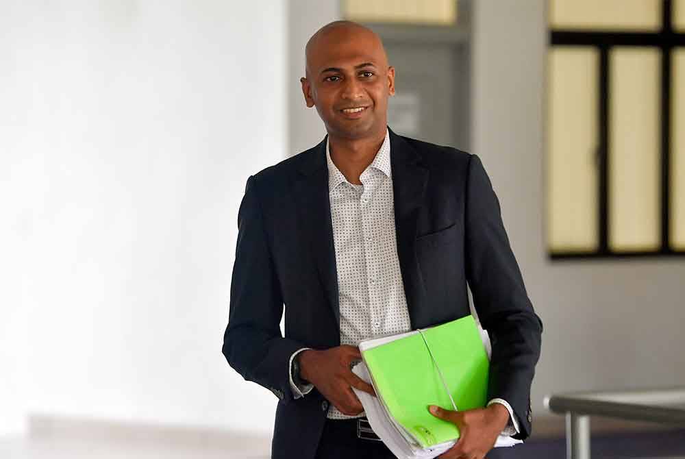 Dr Roland Victor ketika hadir di Mahkamah Sesyen Sepang pada Isnin. Foto Bernama