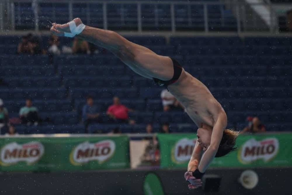 Aksi Bertrand semasa acara 10 meter platform lelaki akhir pada Kejohanan Terjun Terbuka Malaysia 2023 di Pusat Akuatik Nasional Bukit Jalil. Foto Bernama