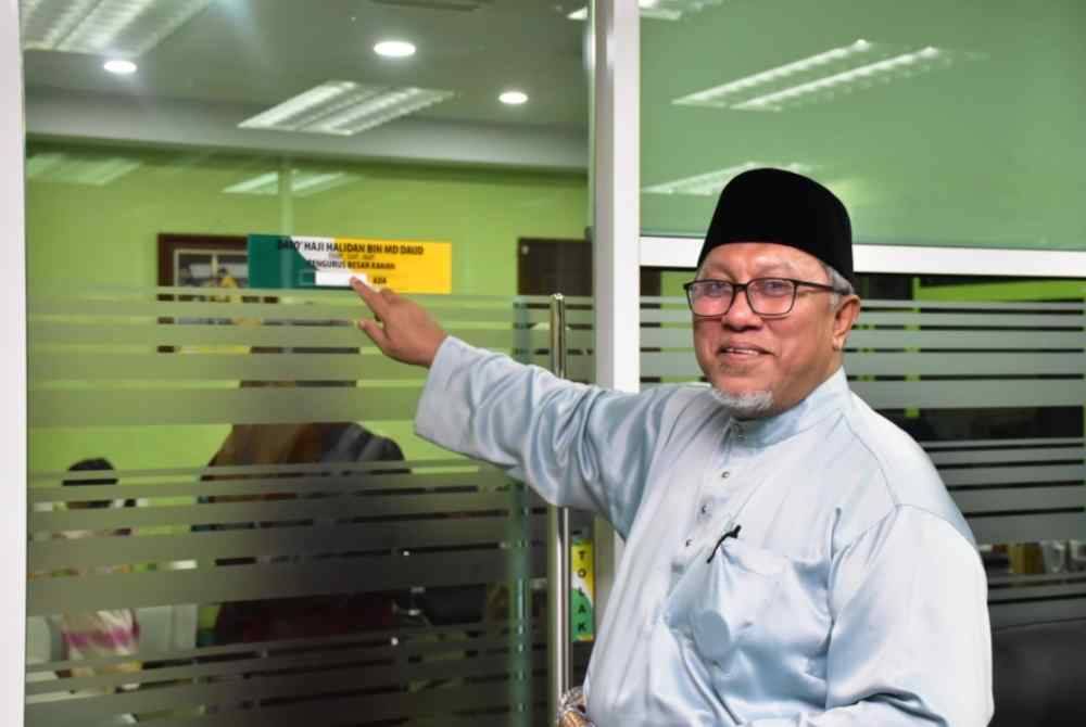 Halidan merakam detik-detik terakhir di Pejabat PKZ Pahang selepas bersara wajib berkuat kuasa 30 Jun lalu.