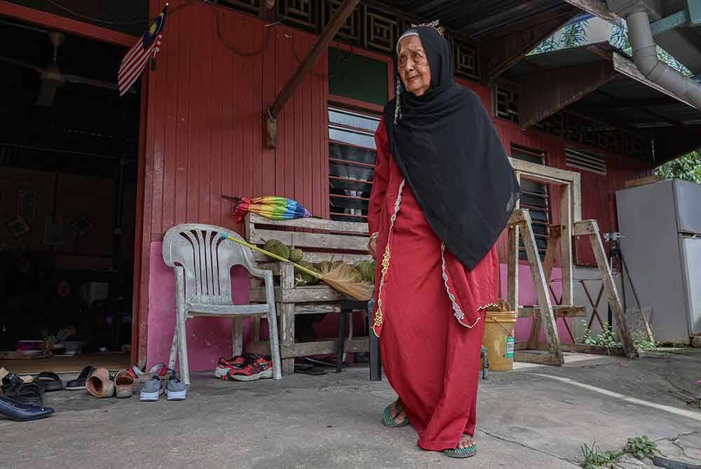 Tok Siah ketika ditemui Bernama di kediamannya di Kampung Changkat Dain, Sungai Jawi pada Selasa. Foto Bernama