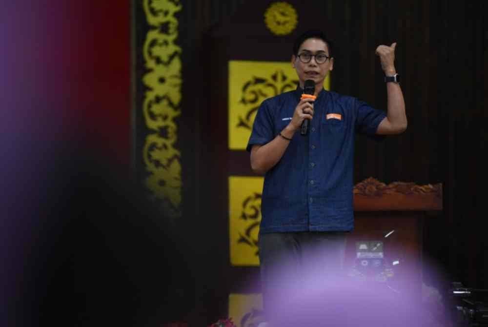 Sesi perkongsian kerjaya oleh Editor Eksekutif Lifestyle Sinar Harian, Meen Tahrin.