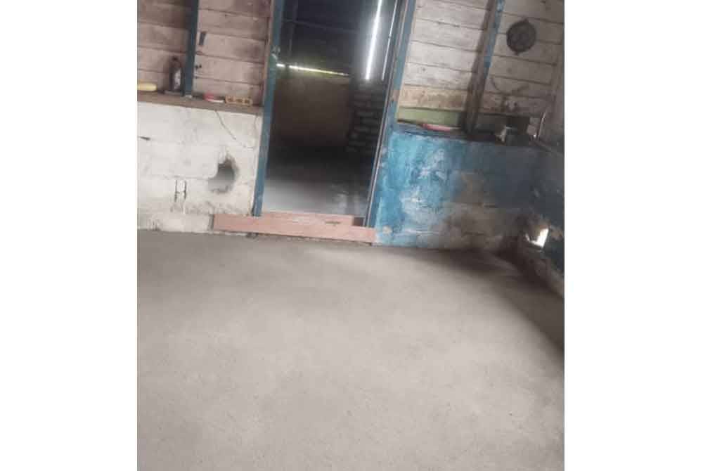 Keadaan lantai rumah Rabiyatul Fazlinaniswati selepas dibaiki.